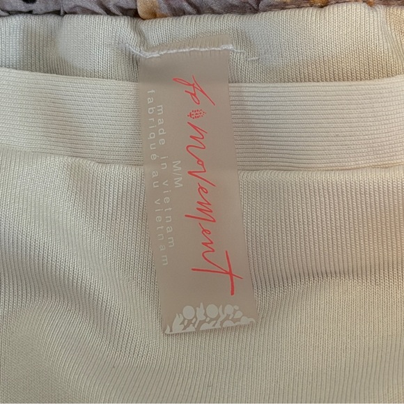 FP Movement Varsity Blues Floral Short Lined Running Athleisure Sports M - Picture 7 of 11